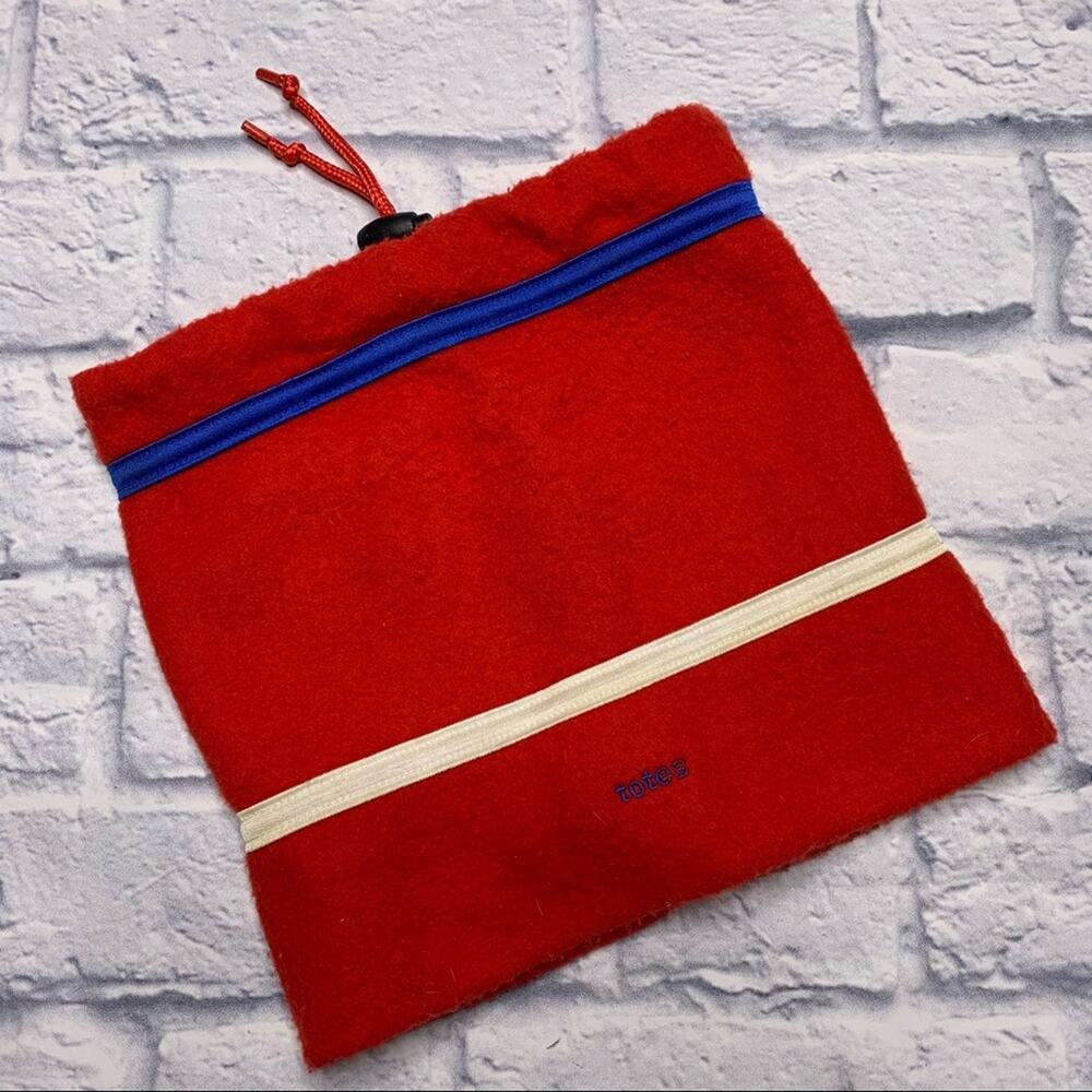Totes Vintage Neck Warmer in Red/Blue/White